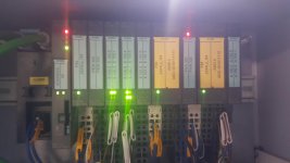 ET200 Station an der Maschine - Nach dem Profisafe Modul weißt das Analoge Output modul eien SF auf (rote lampe) im TIA wird beim online gehen das symbol für verbindungsfehler ausgegeben! (Bei der SPS selber wird das Schraubenschlüssel symbol gezeigt für unterlagerte komponete. Nehme an das liegt an dem fehler mit der et200 station) ET200 Station an der Maschine - Nach dem Profisafe Modul weißt das Analoge Output modul eien SF auf (rote lampe) im TIA wird beim online gehen das symbol für verbindungsfehler ausgegeben! (Bei der SPS selber wird das Schraubenschlüssel symbol gezeigt für unterlagerte komponete. Nehme an das liegt an dem fehler mit der et200 station)